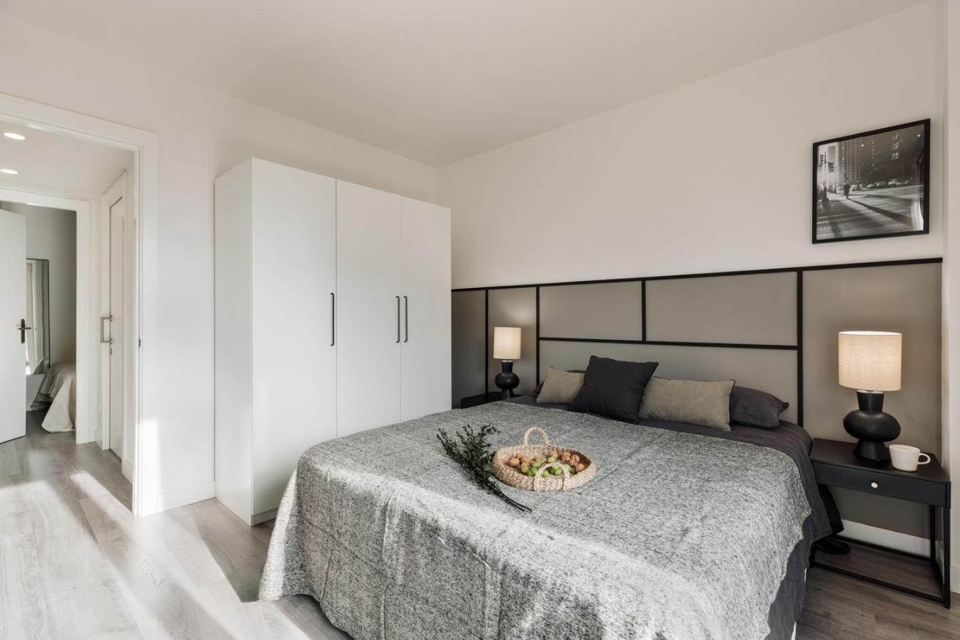 Aliga - 3 Bedroom And Pool In Les Corts Barcellona