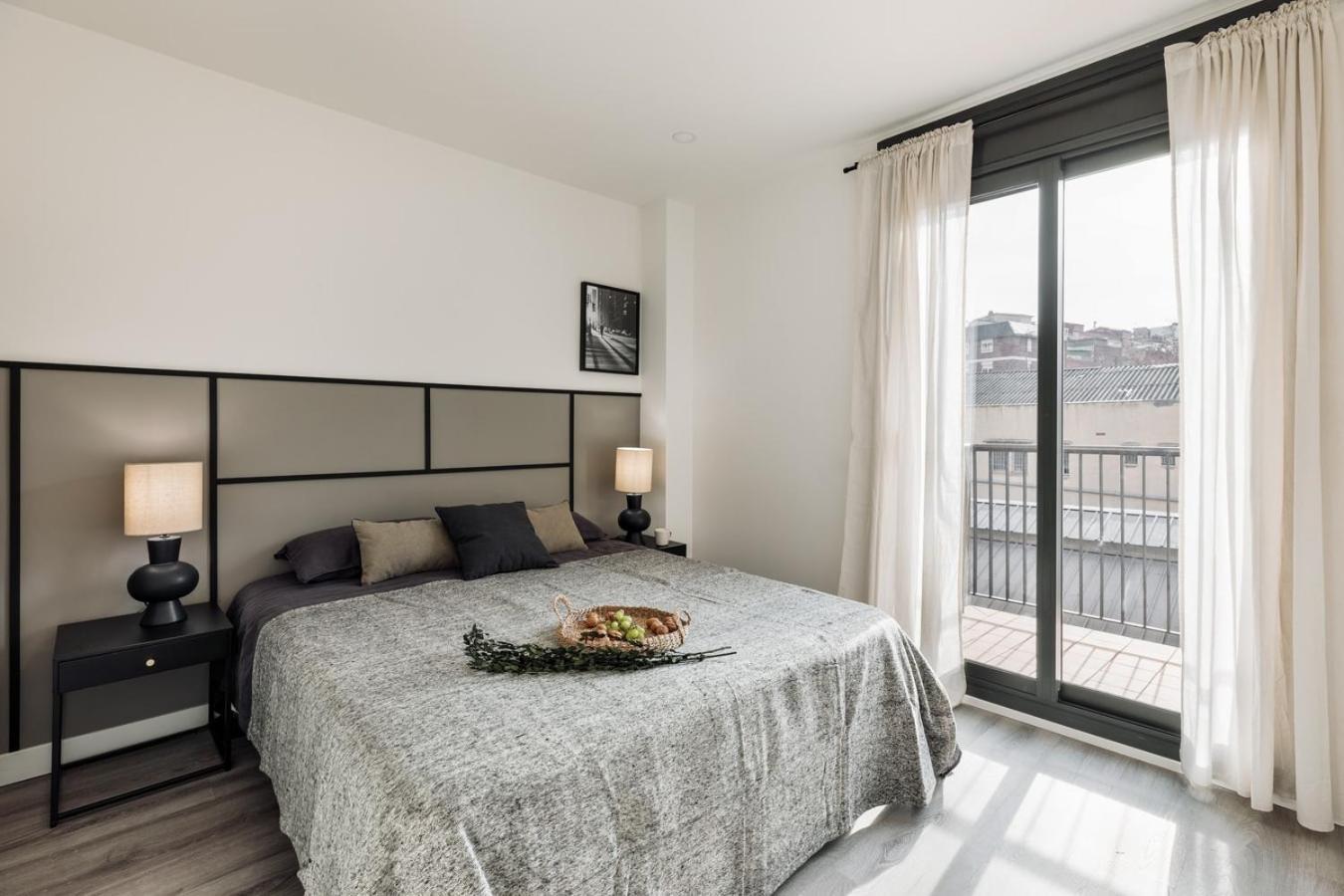 Appartamento Aliga - 3 Bedroom And Pool In Les Corts